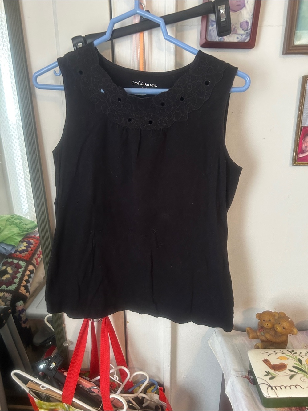 croft & barrow Black Sleeveless Eyelet Yoke Tank